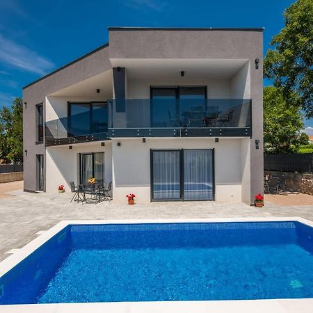 Apartments Villa "Aurea" With Pool Đảo Krk Ngoại thất bức ảnh
