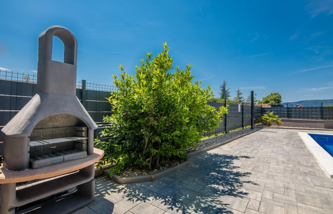 Apartments Villa "Aurea" With Pool Đảo Krk Ngoại thất bức ảnh