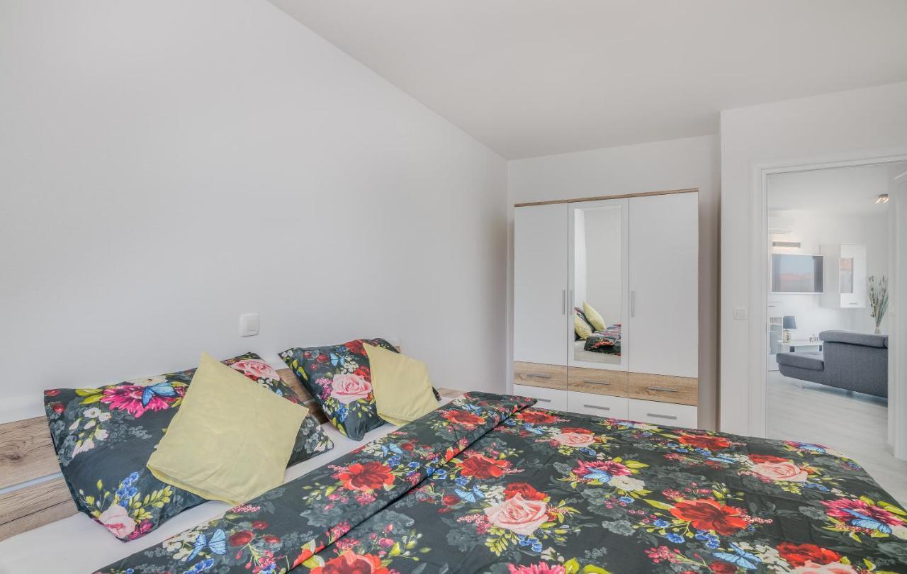 Apartments Villa "Aurea" With Pool Đảo Krk Ngoại thất bức ảnh