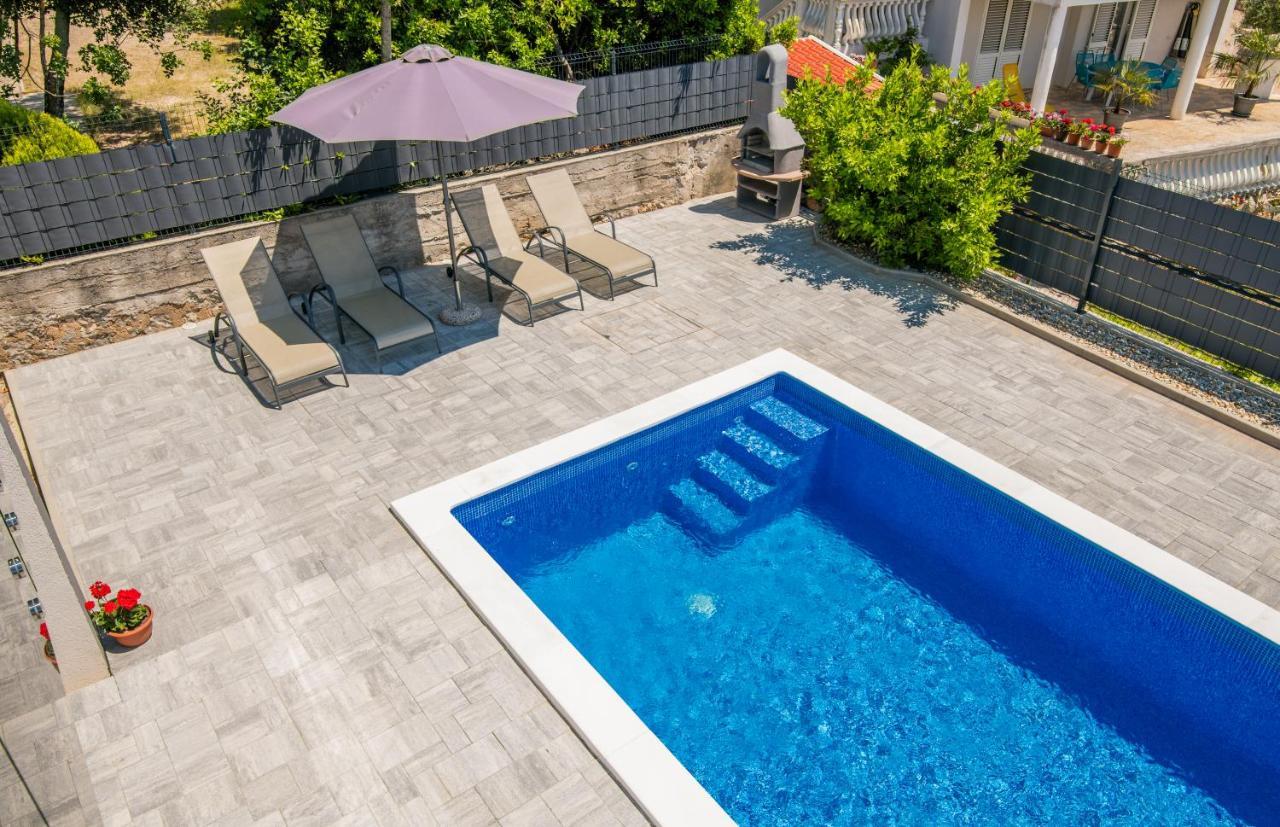 Apartments Villa "Aurea" With Pool Đảo Krk Ngoại thất bức ảnh