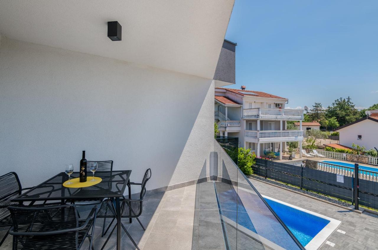 Apartments Villa "Aurea" With Pool Đảo Krk Ngoại thất bức ảnh