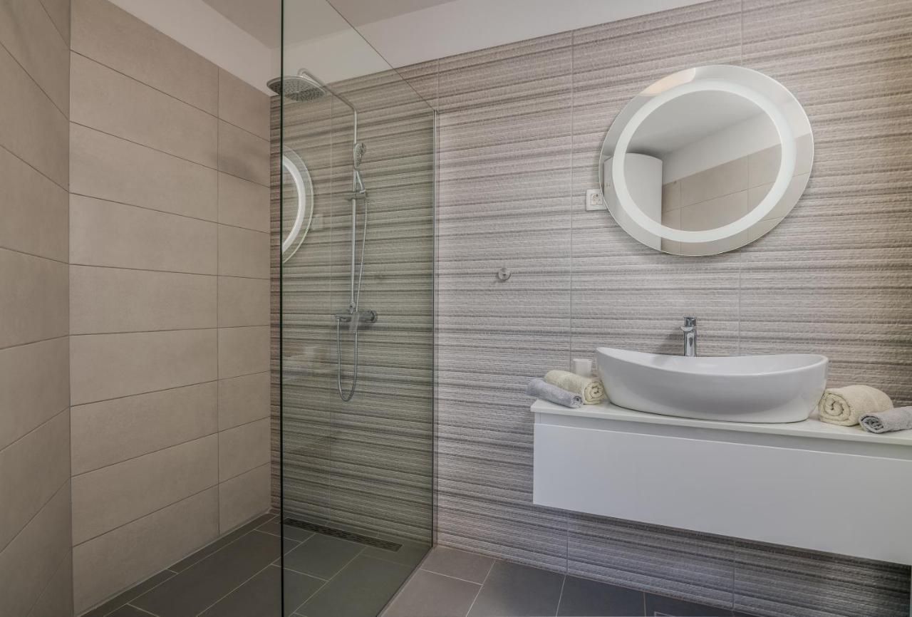 Apartments Villa "Aurea" With Pool Đảo Krk Ngoại thất bức ảnh