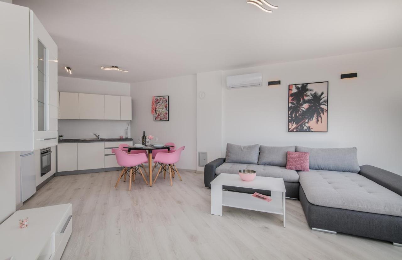Apartments Villa "Aurea" With Pool Đảo Krk Ngoại thất bức ảnh
