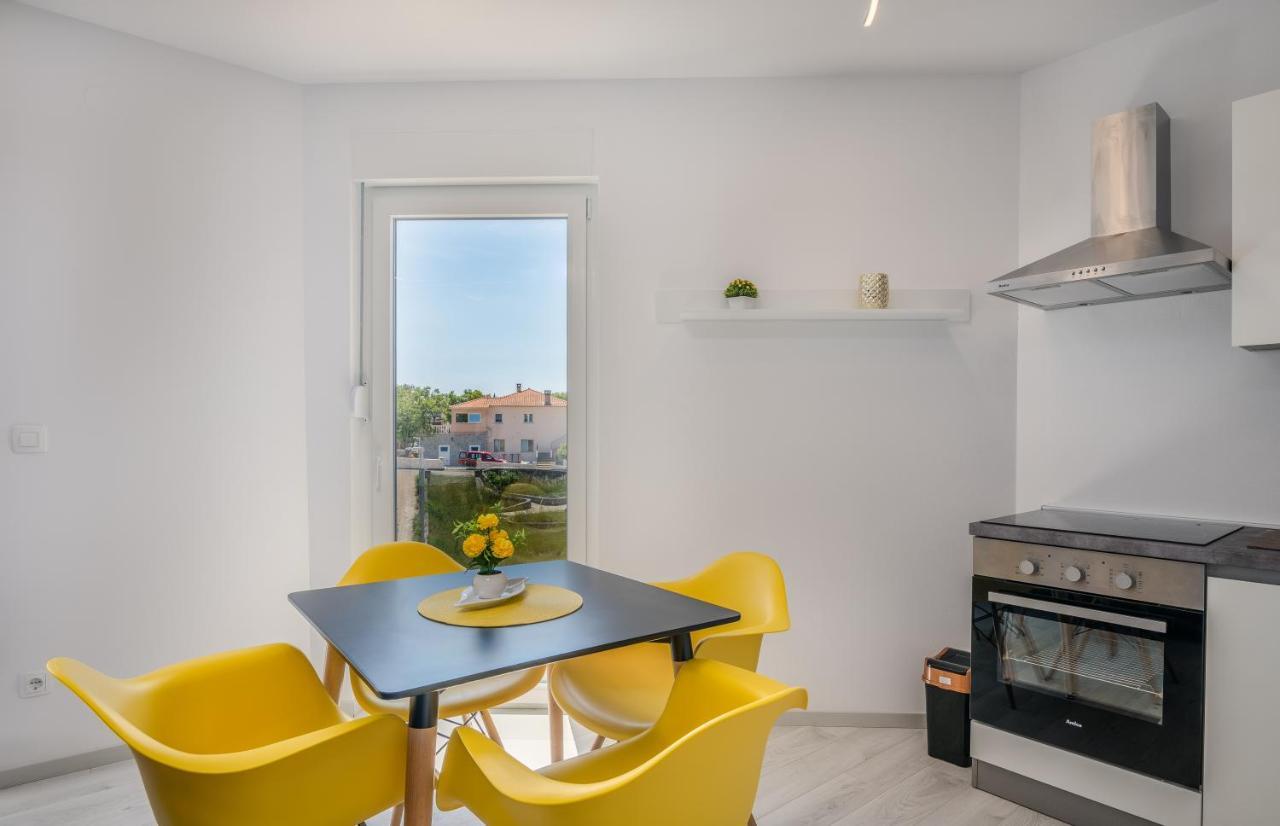 Apartments Villa "Aurea" With Pool Đảo Krk Ngoại thất bức ảnh
