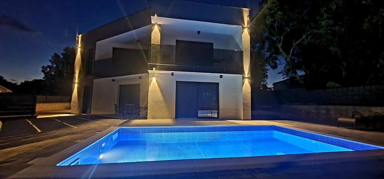 Apartments Villa "Aurea" With Pool Đảo Krk Ngoại thất bức ảnh