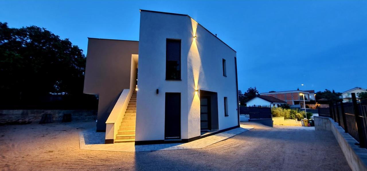 Apartments Villa "Aurea" With Pool Đảo Krk Ngoại thất bức ảnh
